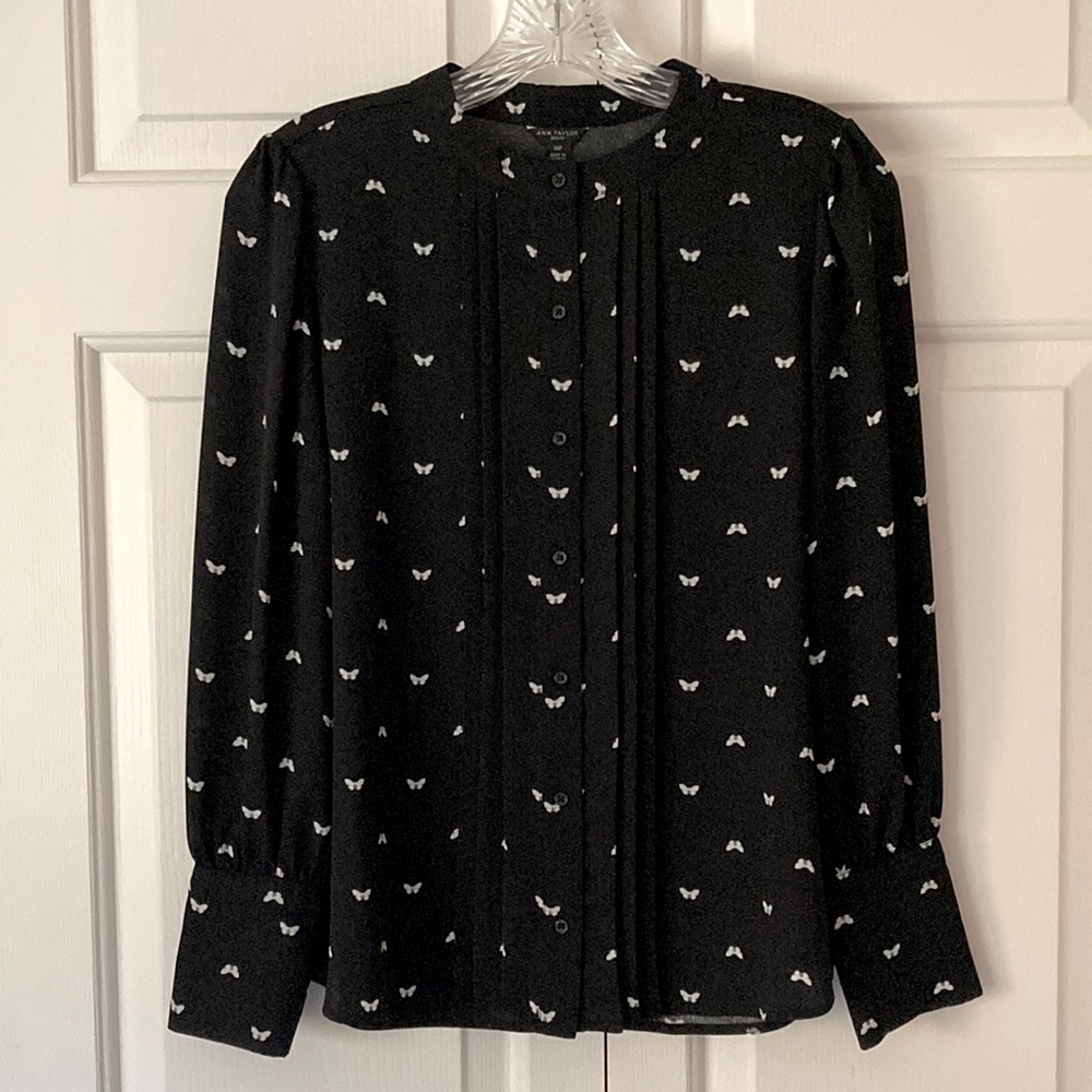 Ann Taylor butterfly pleat blouse XSP